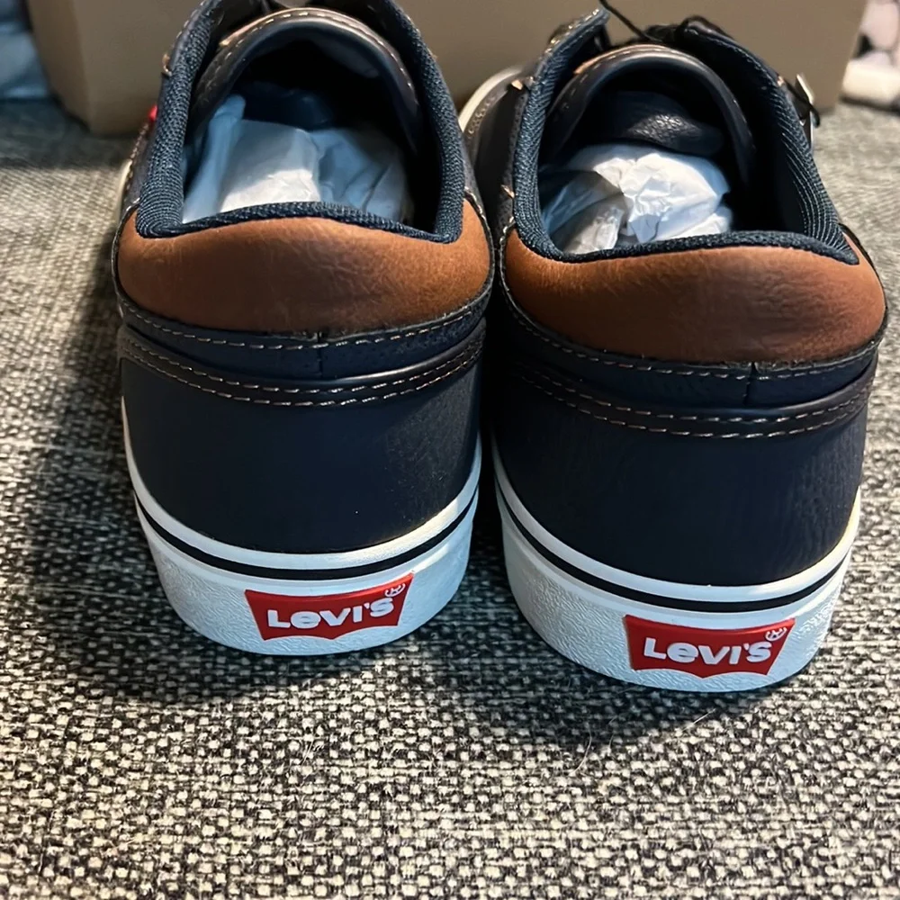 NWT Levi's Ethan Sneakers